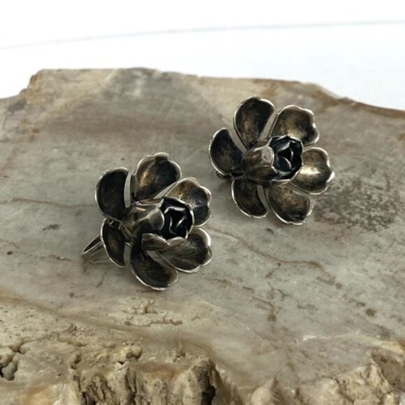 VTG Sterling Silver 925 0.89" 3D Oxidized Layered Flower Screw Back Earrings 8g - Picture 2 of 16